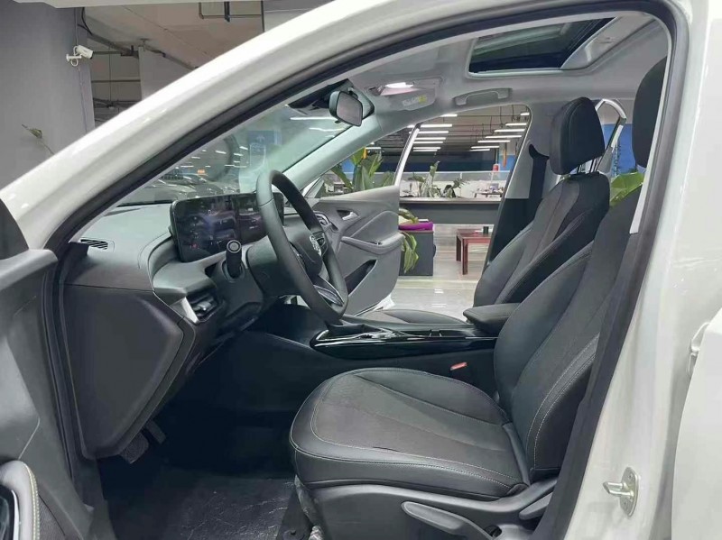 成都24年别克威朗5