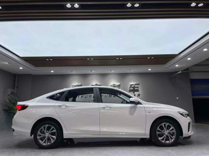 成都24年别克威朗8