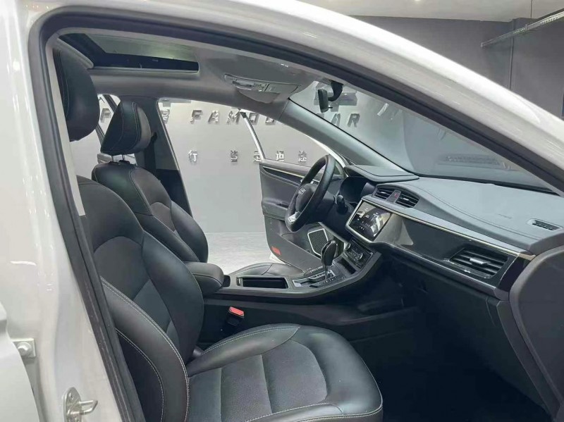 成都21年吉利帝豪6