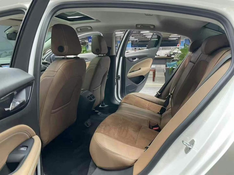 成都23年别克君威4