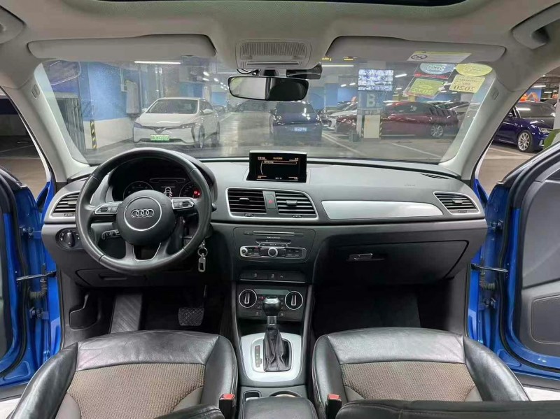 成都18年奥迪Q33