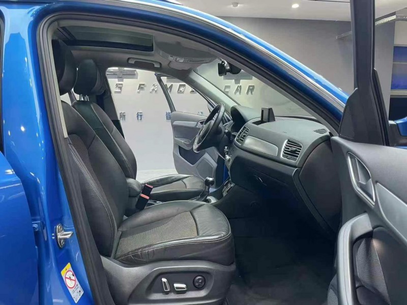 成都18年奥迪Q38