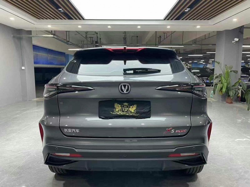 成都24年长安汽车欧尚9