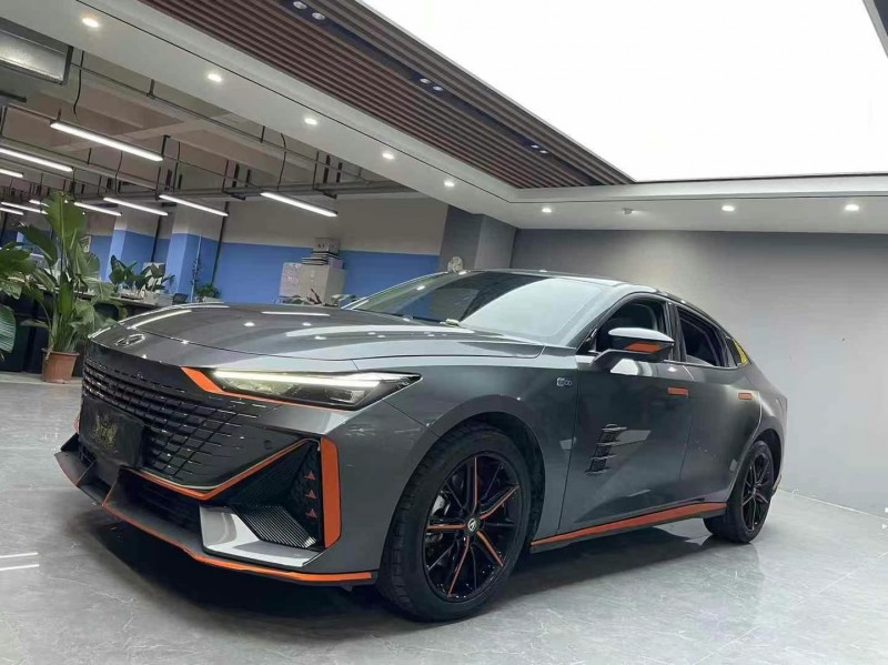 成都23年长安汽车UNI-V2