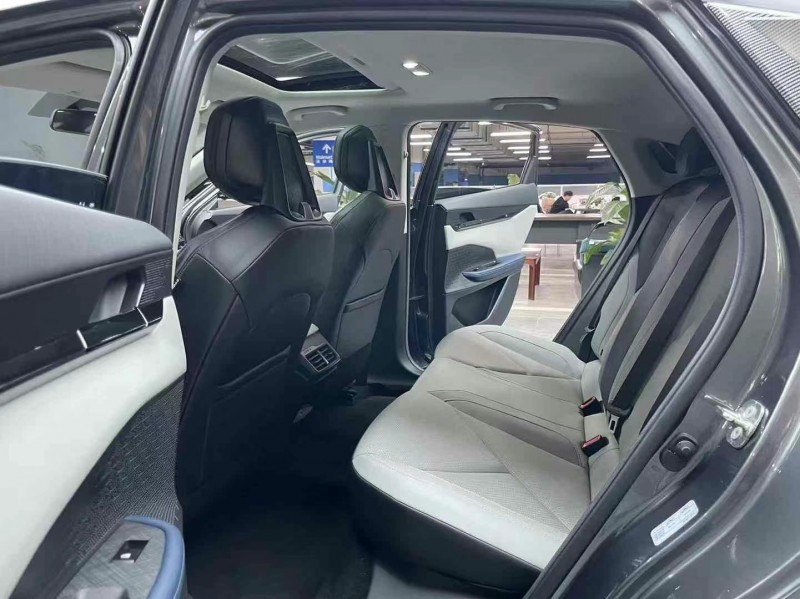 成都23年长安汽车UNI-V5