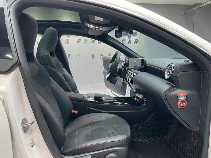 成都23年奔驰CLA6