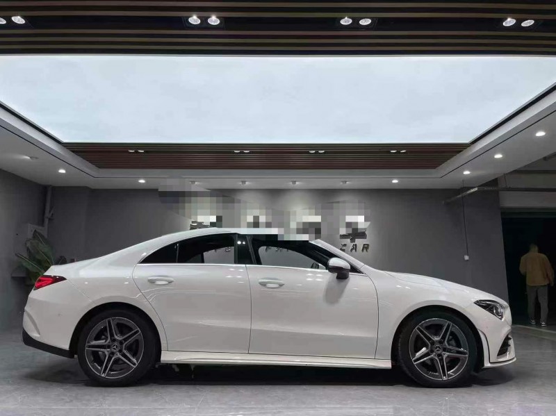 成都23年奔驰CLA7