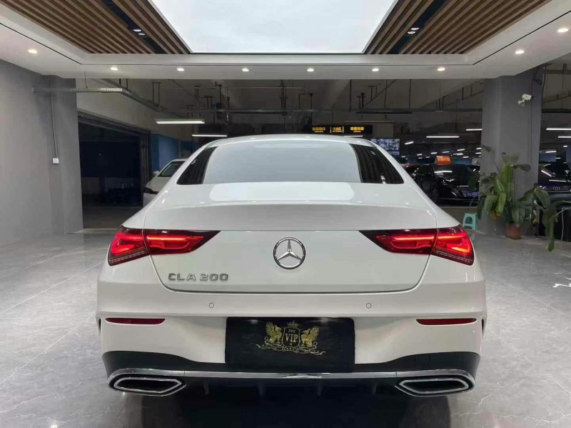 成都23年奔驰CLA8