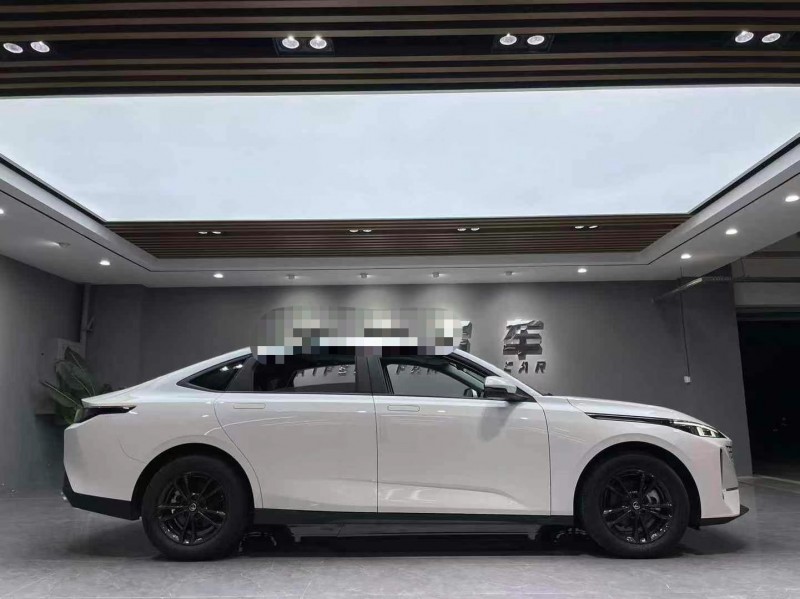 成都24年长安汽车逸达7