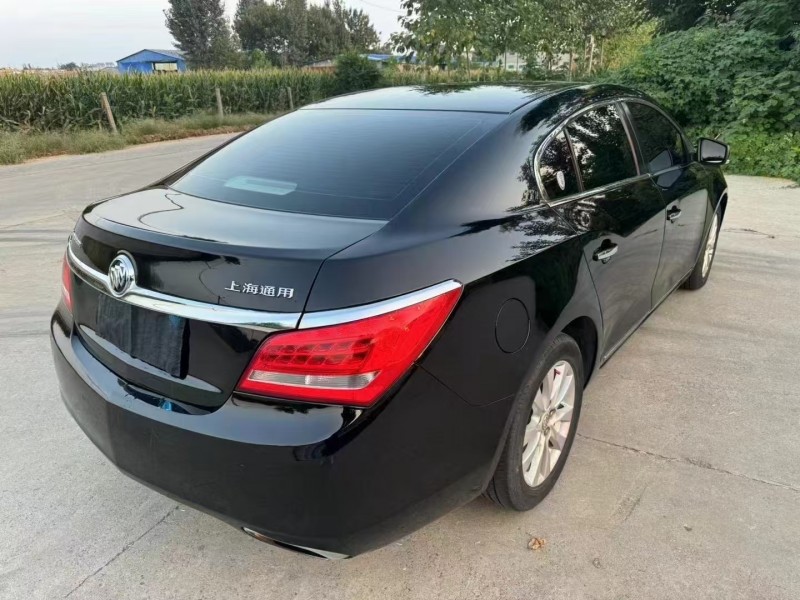 济宁16年别克君越8