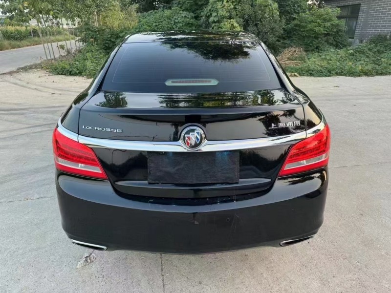 济宁16年别克君越9