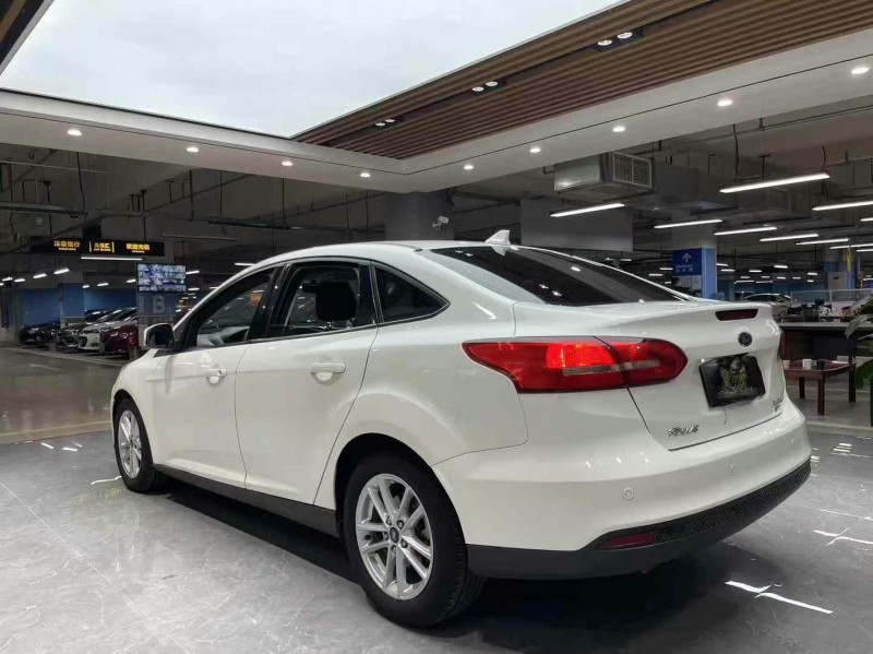 成都17年福特福克斯7