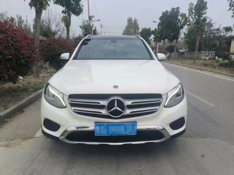 济宁19年奔驰GLC1