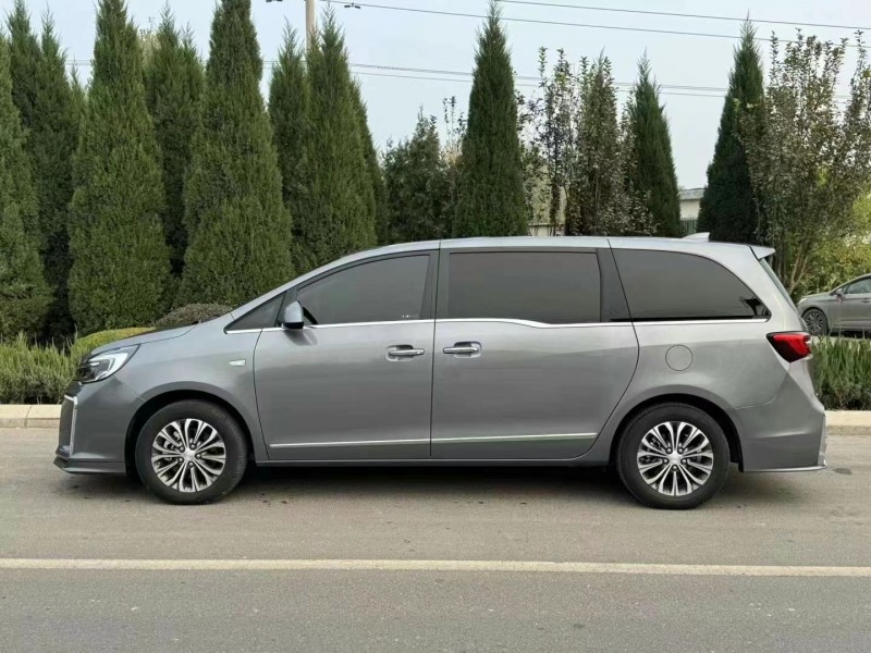 济宁22年别克GL83