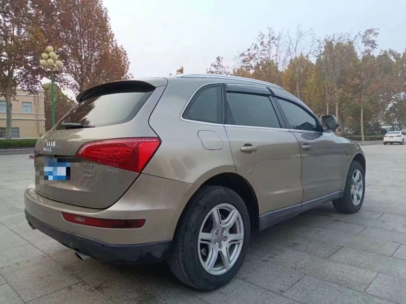 青岛10年奥迪Q54