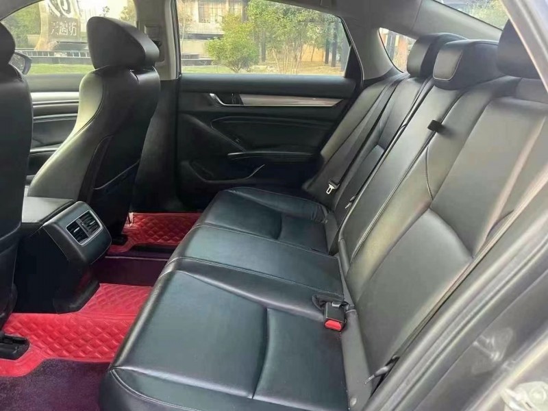 济宁20年本田雅阁8