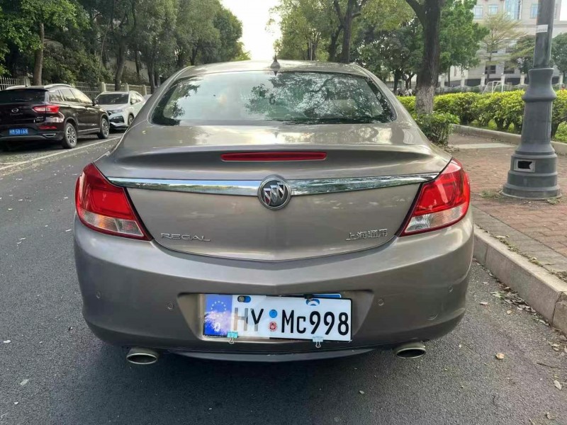 东莞11年别克君威8