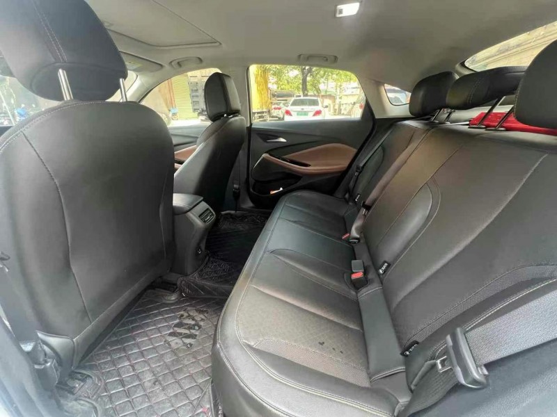 东莞22年别克威朗8