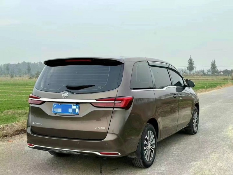 济宁21年别克GL84