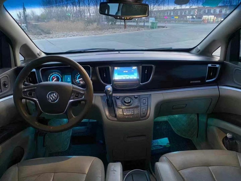 济宁13年别克GL85