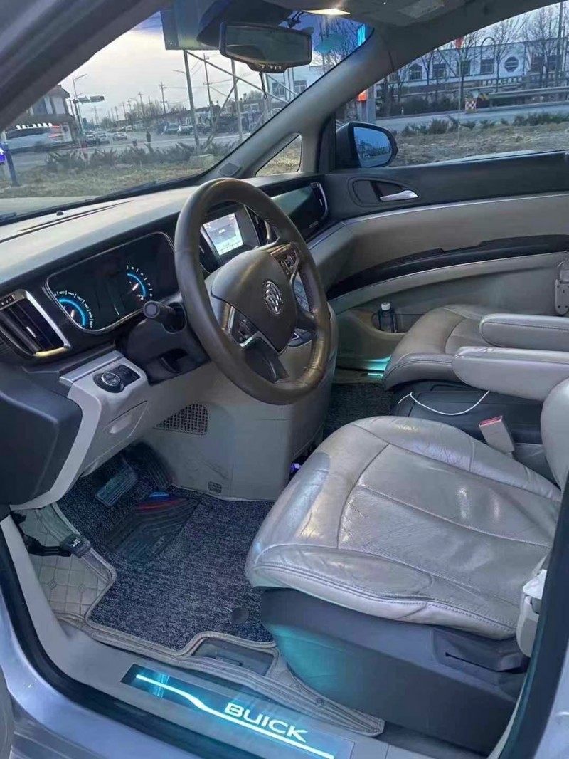 济宁13年别克GL86