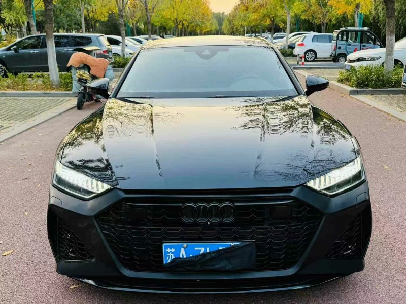 济宁19年奥迪A7L1