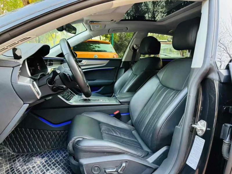 济宁19年奥迪A7L9