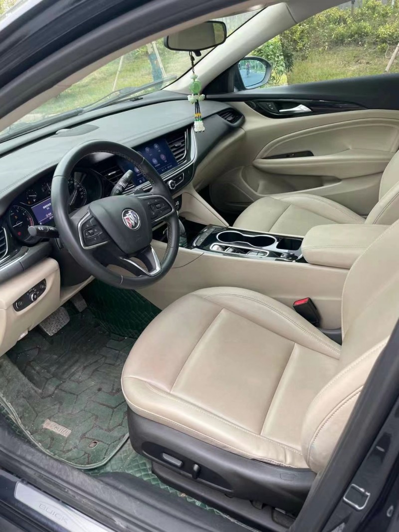 徐州21年别克君威6