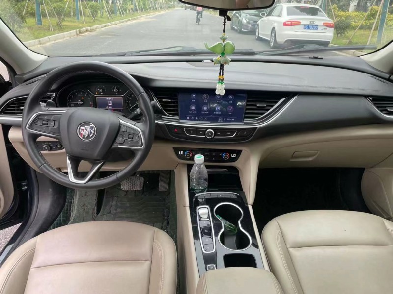 徐州21年别克君威7