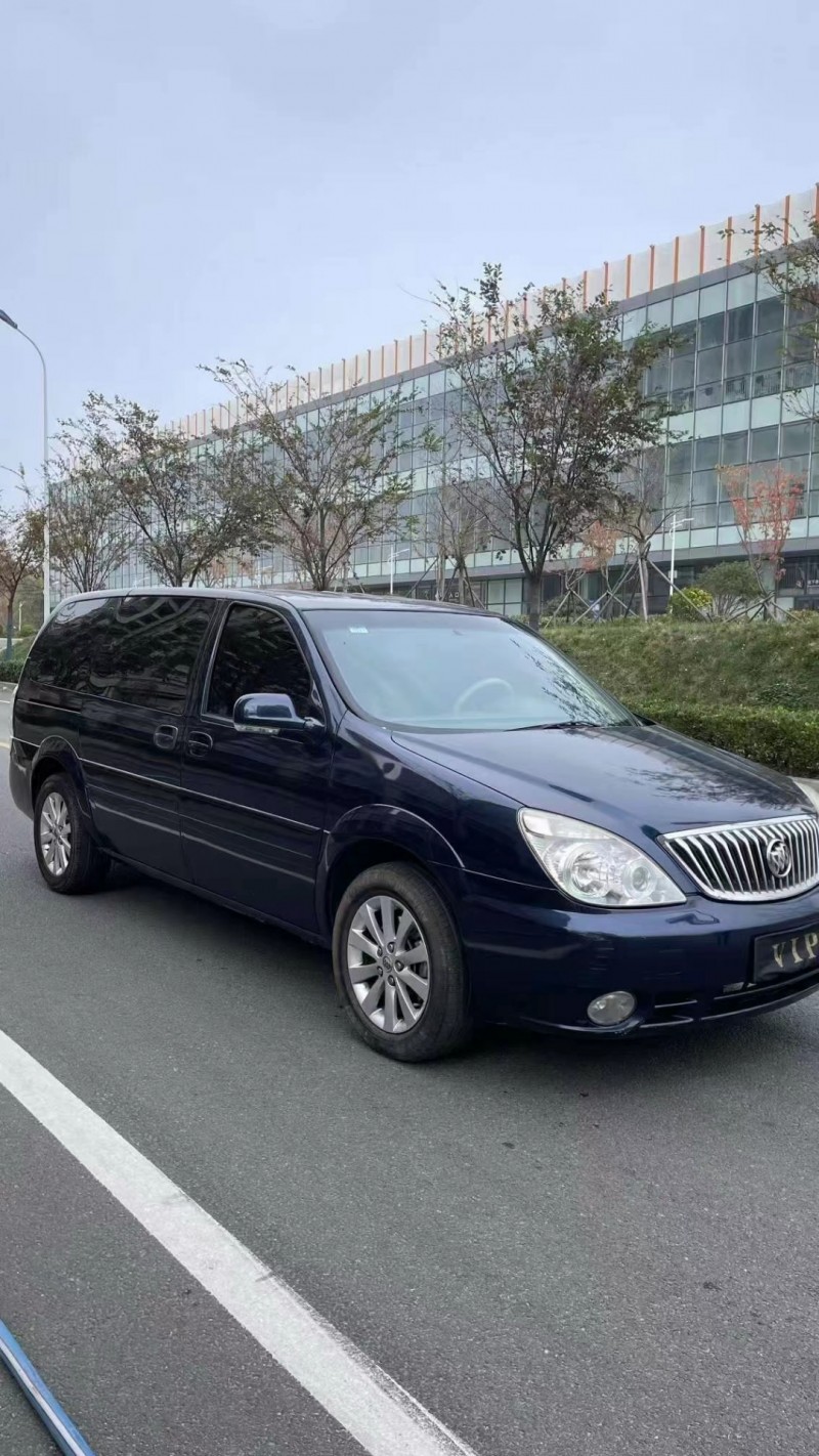 青岛15年别克GL82