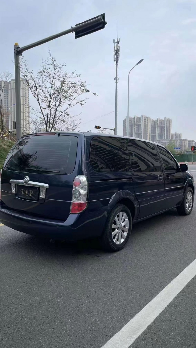 青岛15年别克GL86