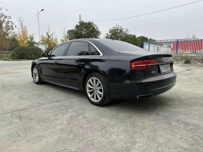徐州17年奥迪A8L8