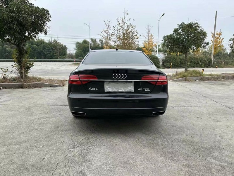徐州17年奥迪A8L9