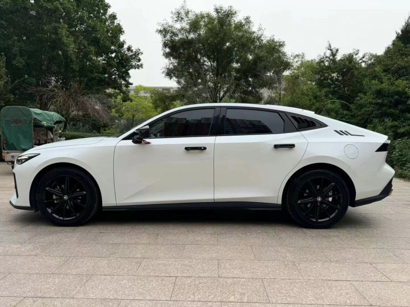 邢台23年长安汽车UNI-V8