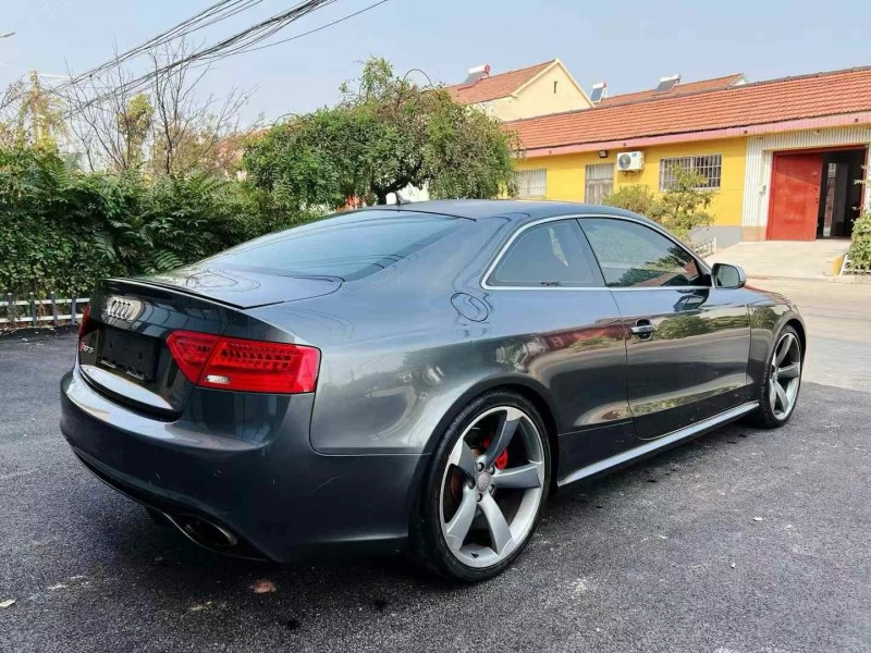 潍坊16年奥迪RS57