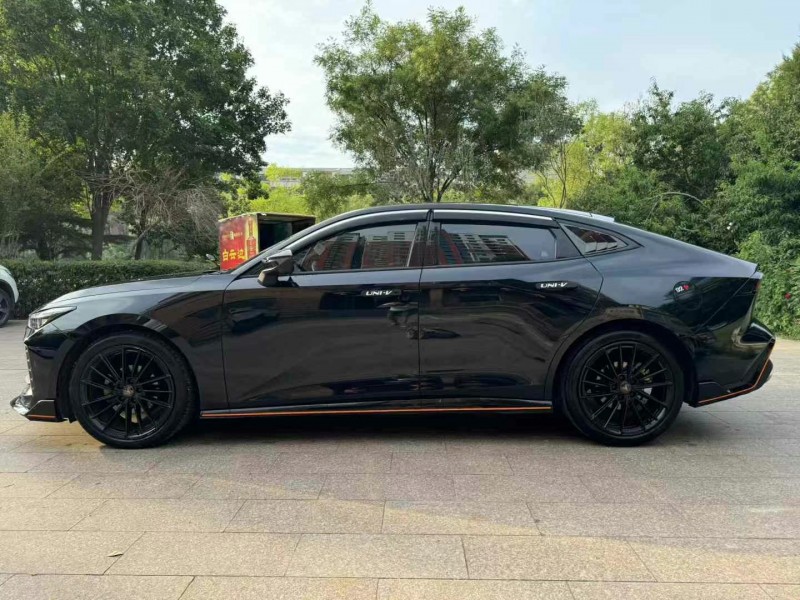 邢台22年长安汽车UNI-V8