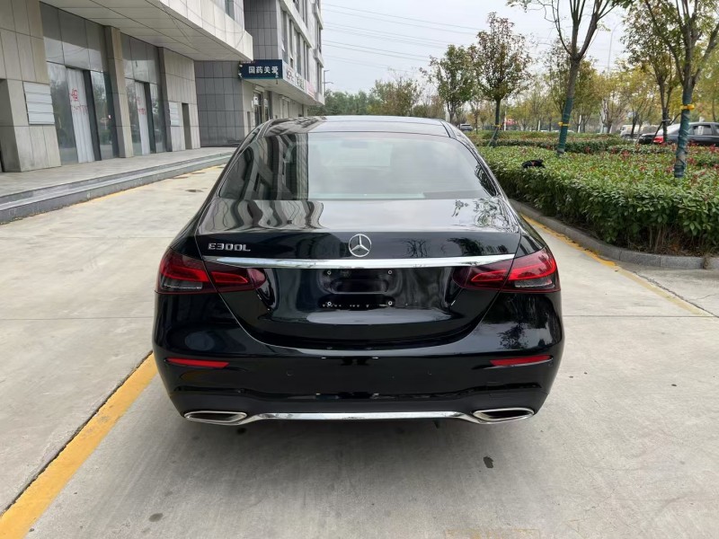 济宁21年奔驰E9