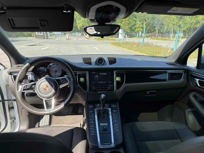 嘉興17年保時捷Macan5