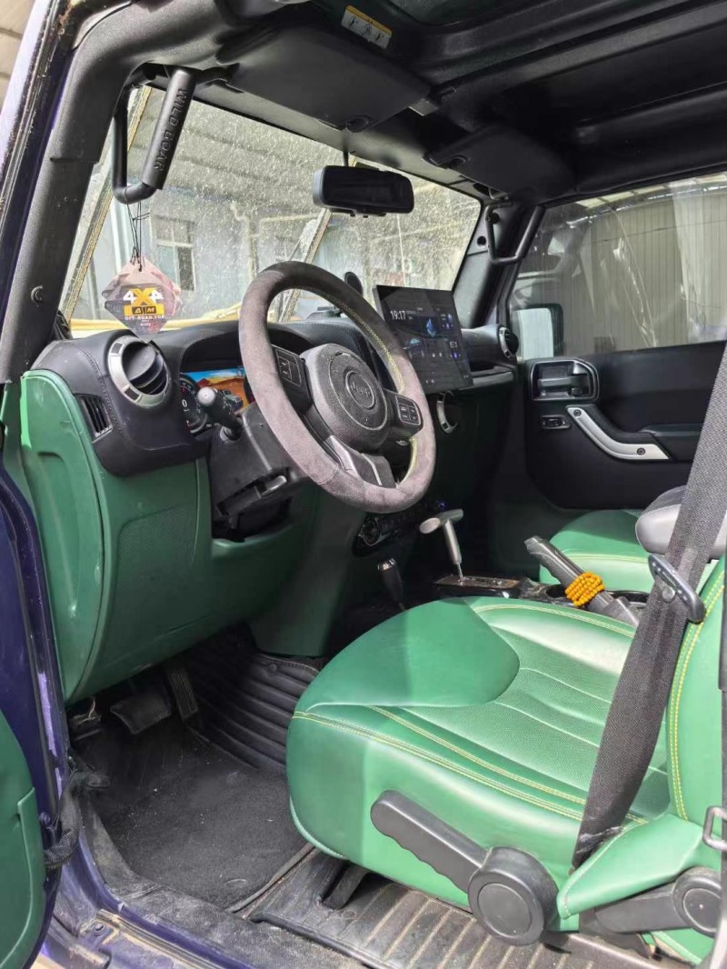 武漢14年Jeep牧馬人6