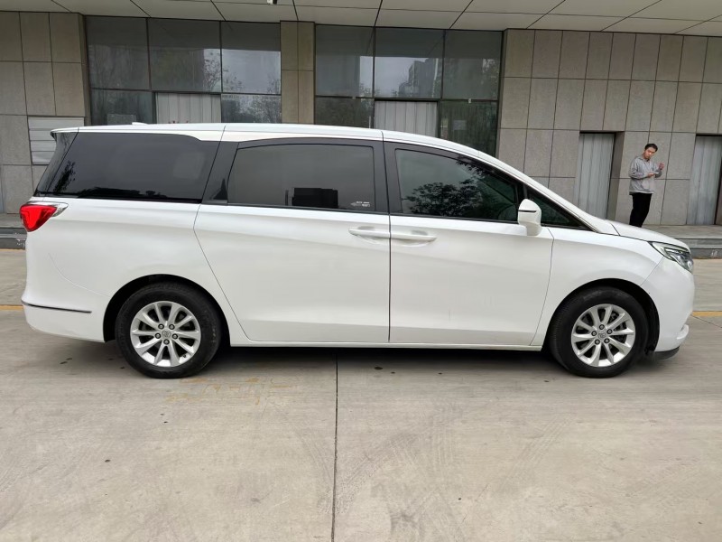 济宁18年别克GL84