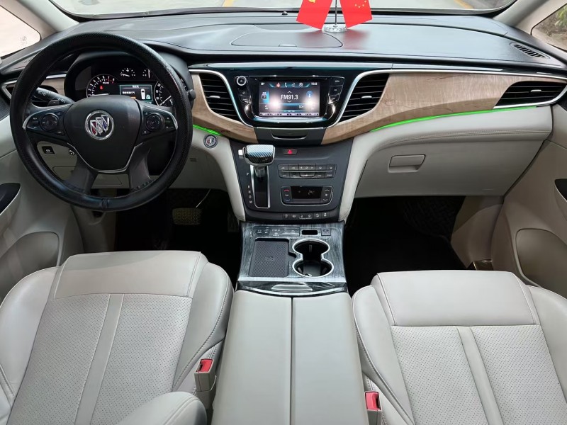 济宁18年别克GL86