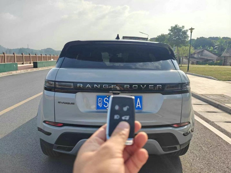 东莞22年路虎极光9