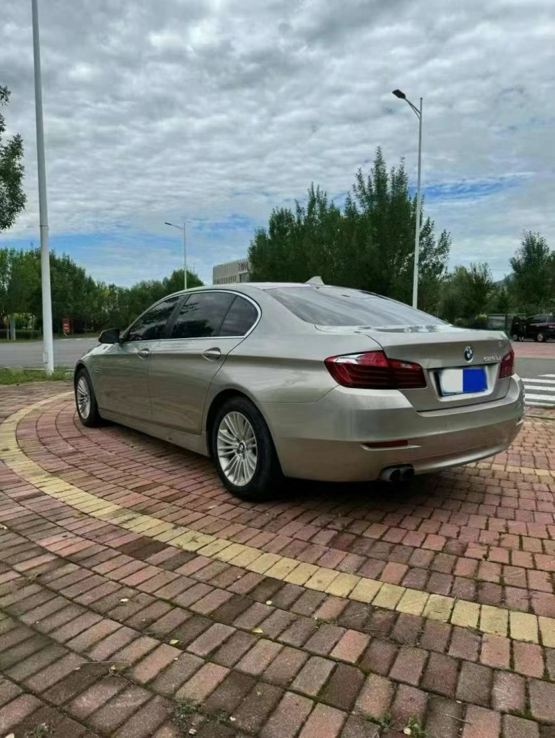 保定15年宝马5系7