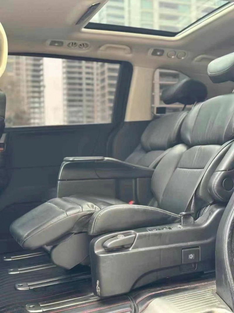 济宁16年本田艾力绅8