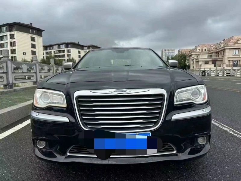 泰安13年克萊斯勒300C1