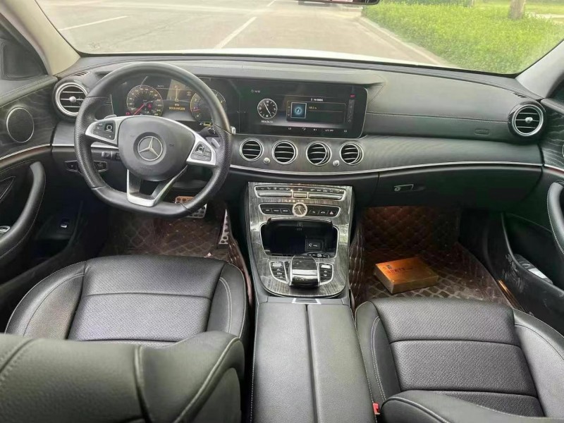 济宁18年奔驰E4