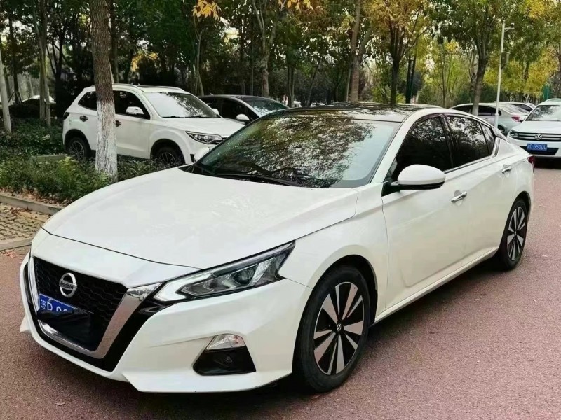 泰安22年日產天籟2