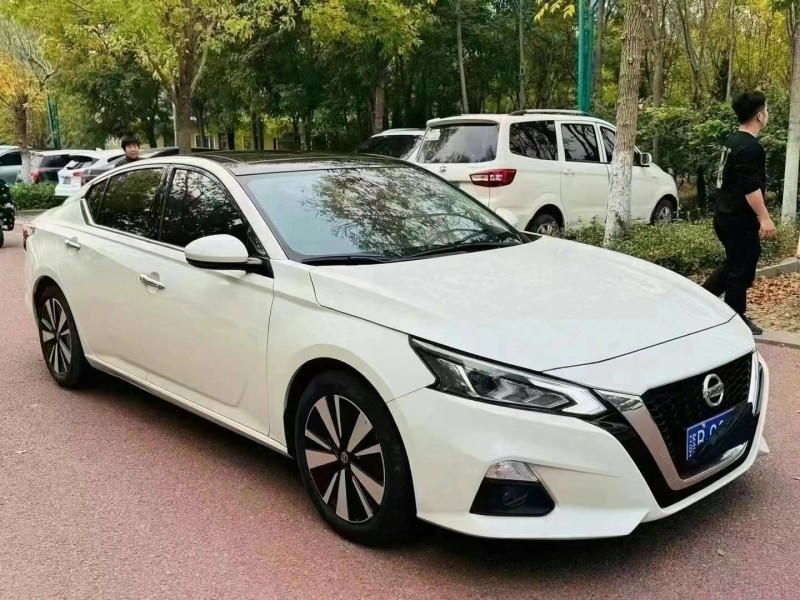 泰安22年日產天籟3
