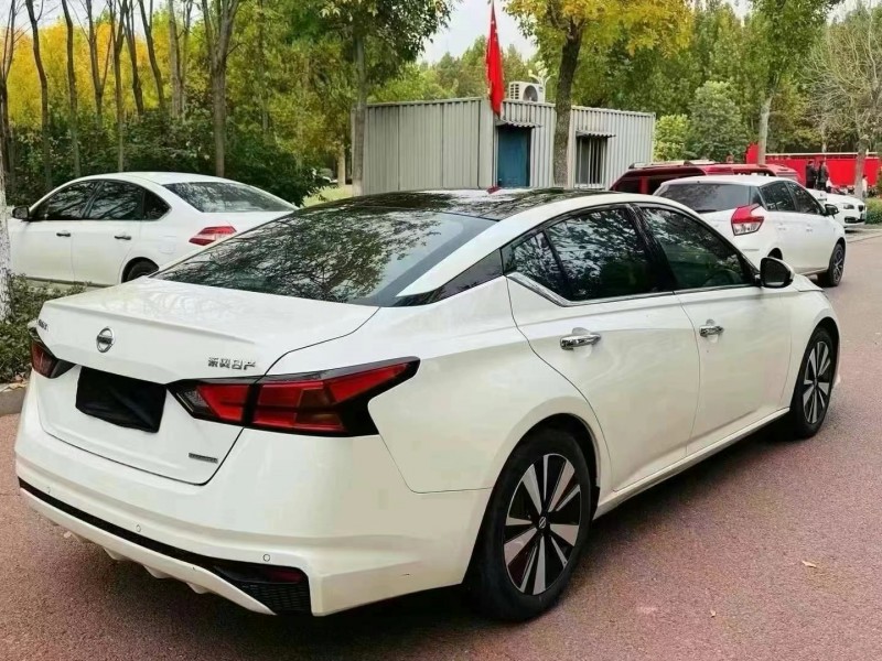 泰安22年日產天籟6