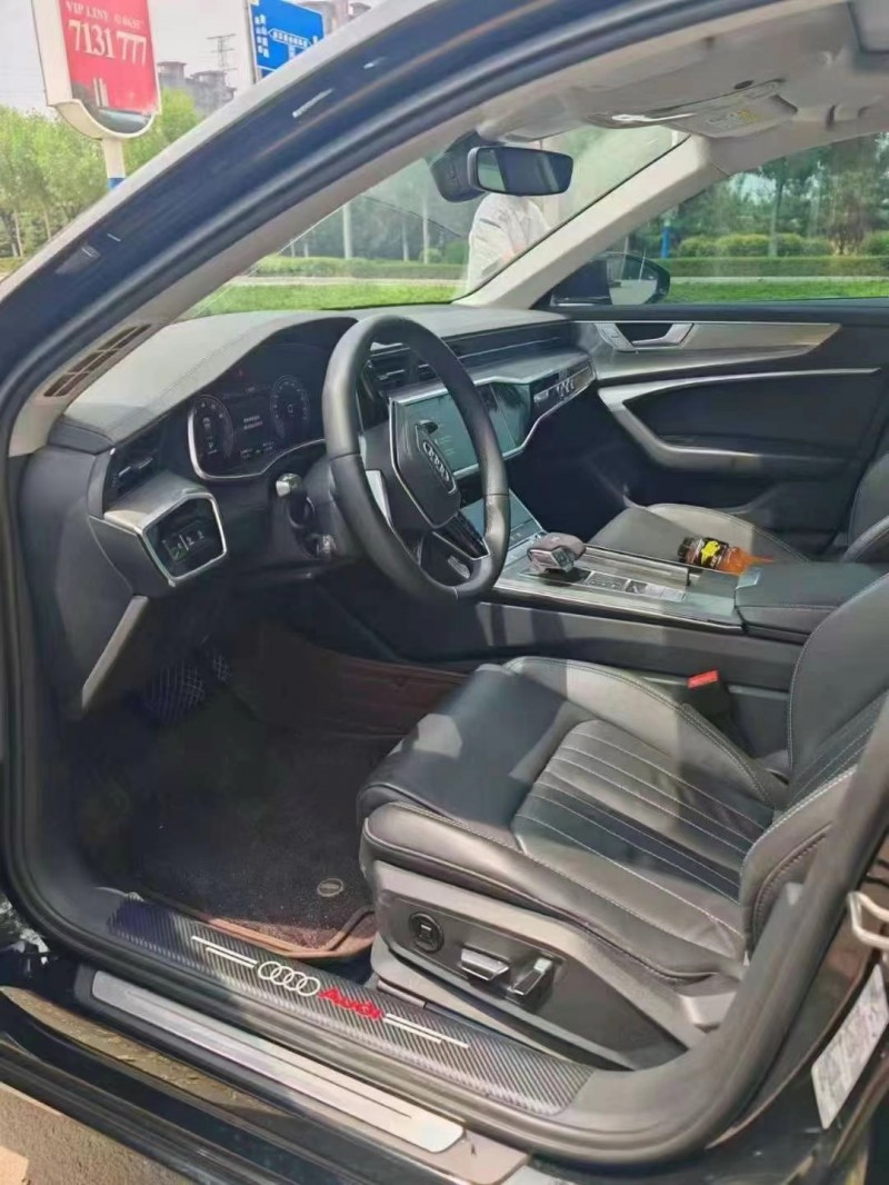 济宁22年奥迪A6L8